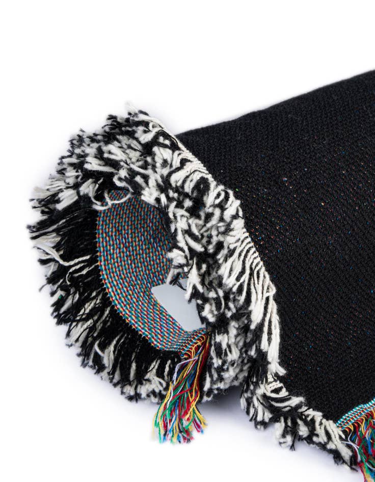 Detail image of 4' 6 x 6' Army Strong Throw Blanket