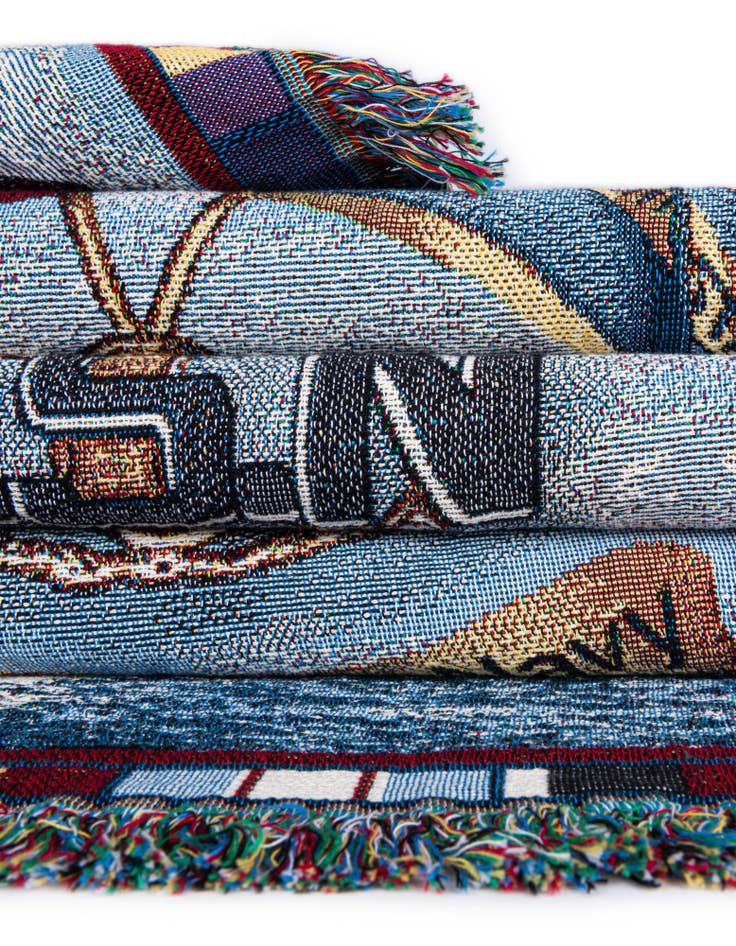 Detail image of 4' 6 x 6' US Navy Throw Blanket