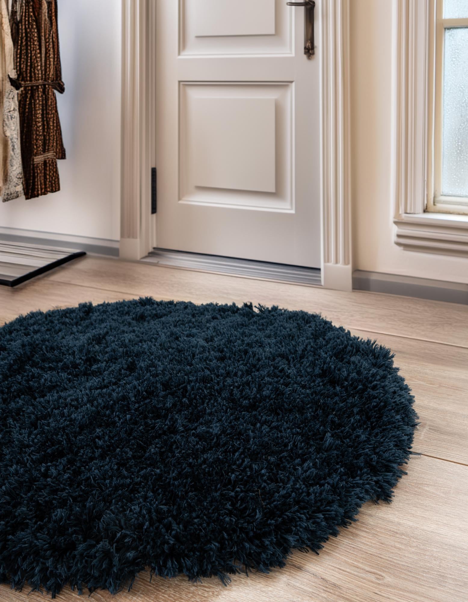  3' 3 x 3' 3 Marilyn Monroe&trade; Shag Round Rug