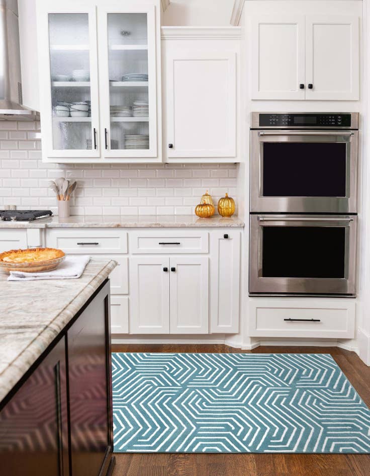 Detail image of  2' x 6' Aakaar Runner Rug