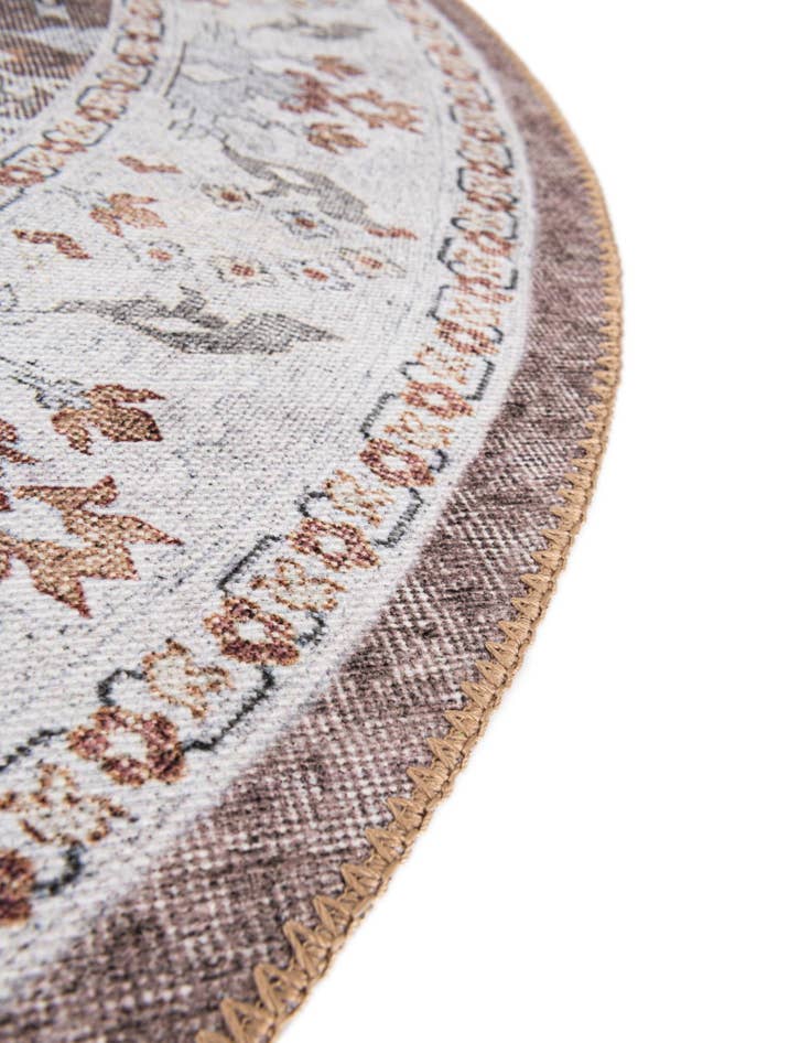 Detail image of  2' x 3' 1 Timeless Oval Rug