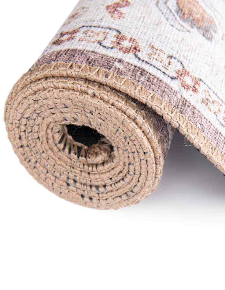 Detail image of  2' x 3' 1 Timeless Oval Rug