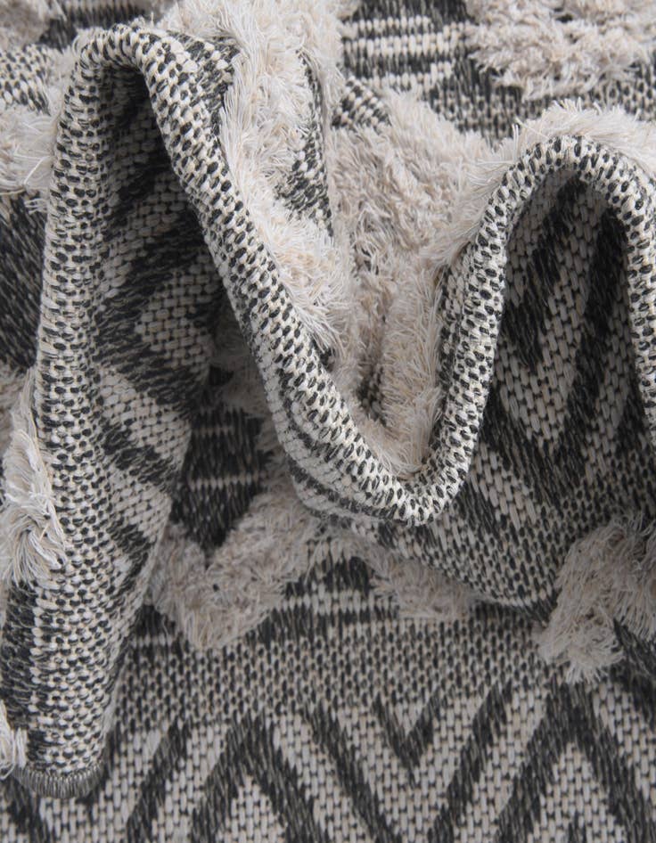 Detail image of  4' 5 x 6' Sabrina Soto Casa Valencia Rug