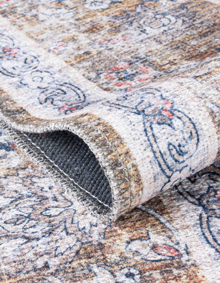 Detail image of  7' 10 x 7' 10 Yara Square Rug