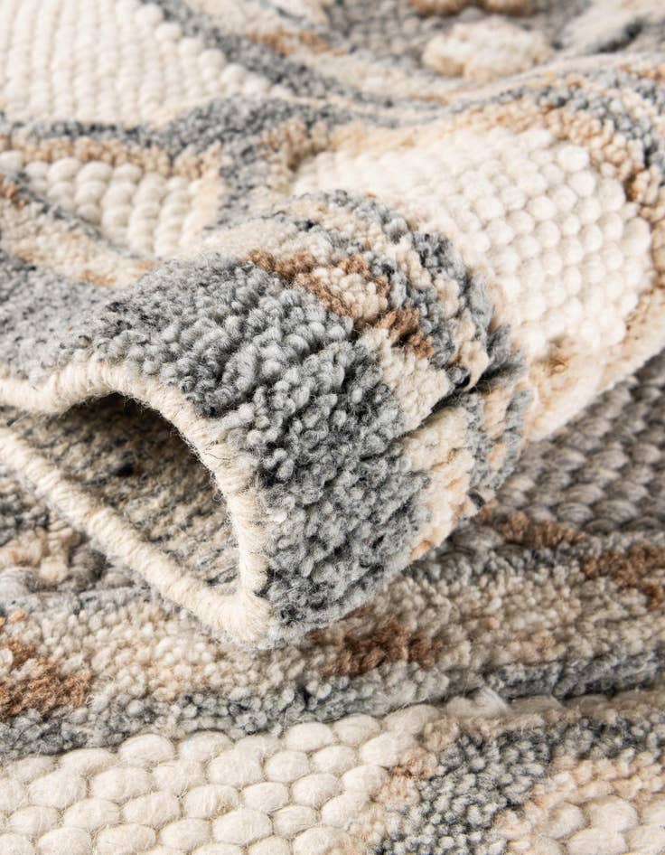 Detail image of  2' 7 x 12'  Hand Knotted Sultan Signature Runner Rug