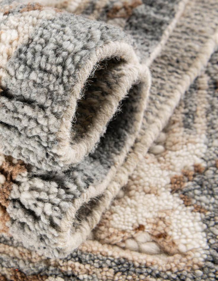 Detail image of  2' 7 x 12'  Hand Knotted Sultan Signature Runner Rug