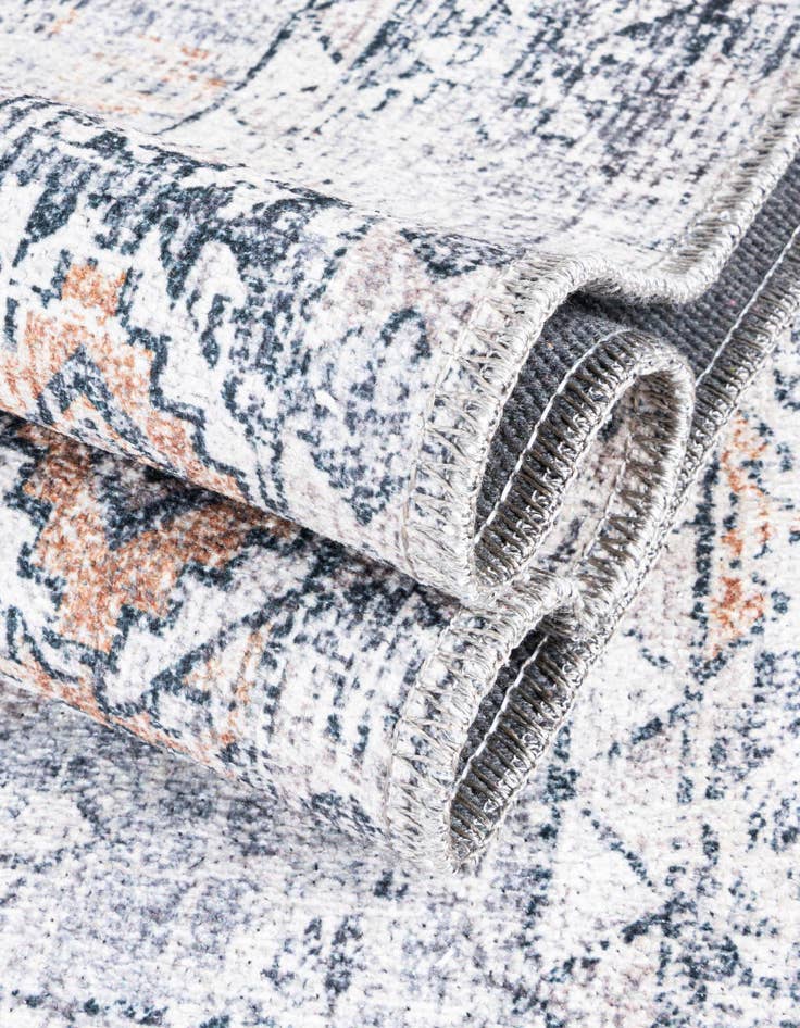 Detail image of  2' 7 x 10' Yara Runner Rug