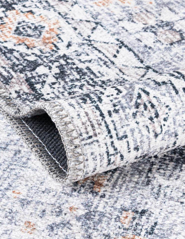 Detail image of  7' 10 x 7' 10 Yara Square Rug