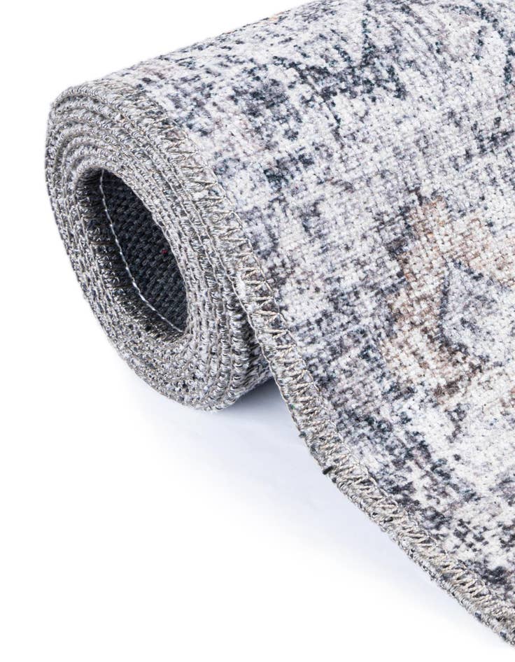 Detail image of  7' 10 x 7' 10 Yara Square Rug