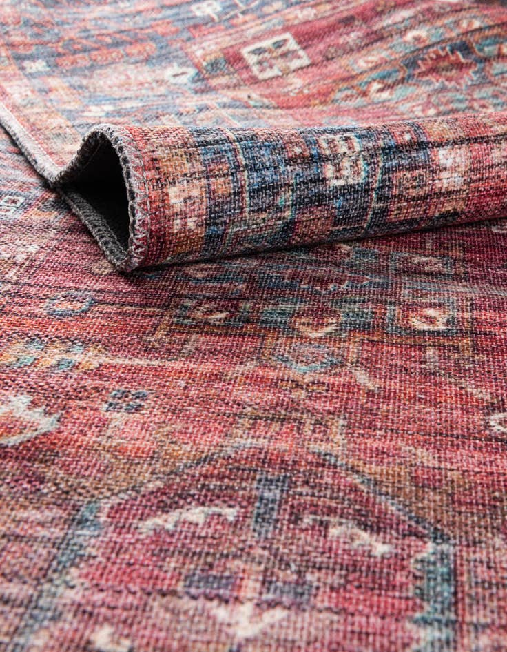 Detail image of  2' x 3'  Washable Maahru Oval Rug