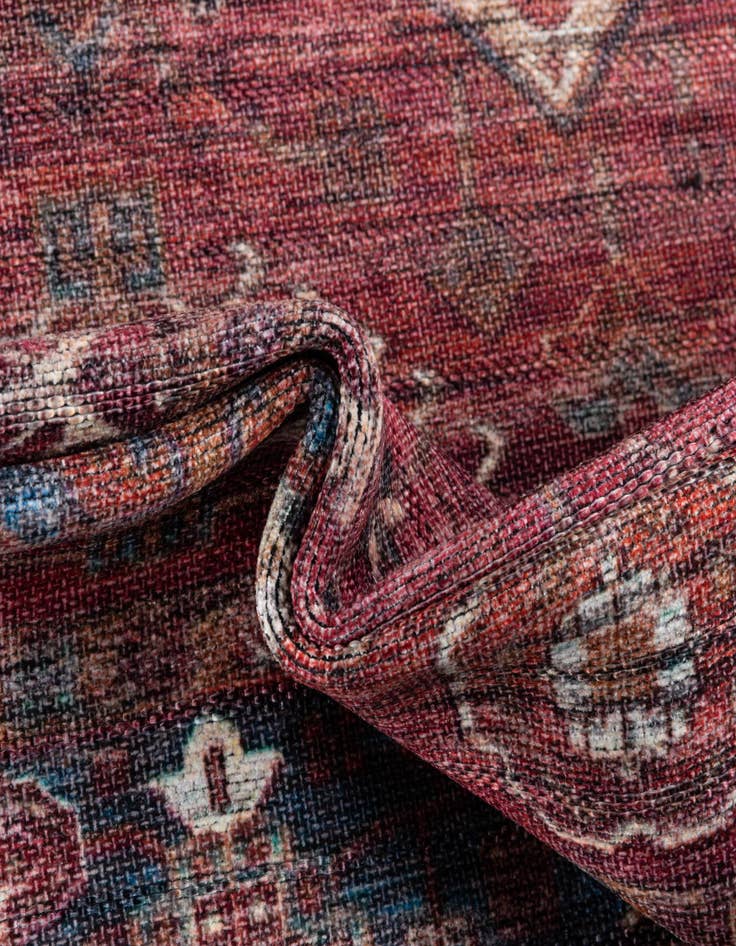 Detail image of  2' x 3'  Washable Maahru Oval Rug