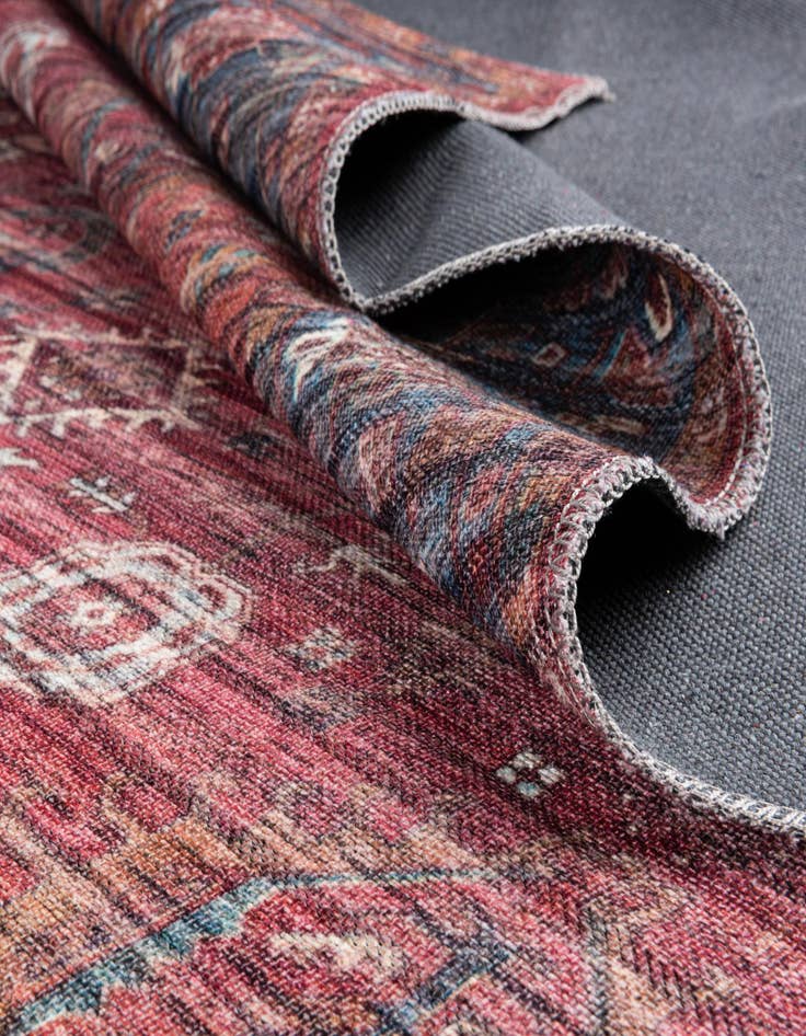 Detail image of  2' x 3'  Washable Maahru Oval Rug