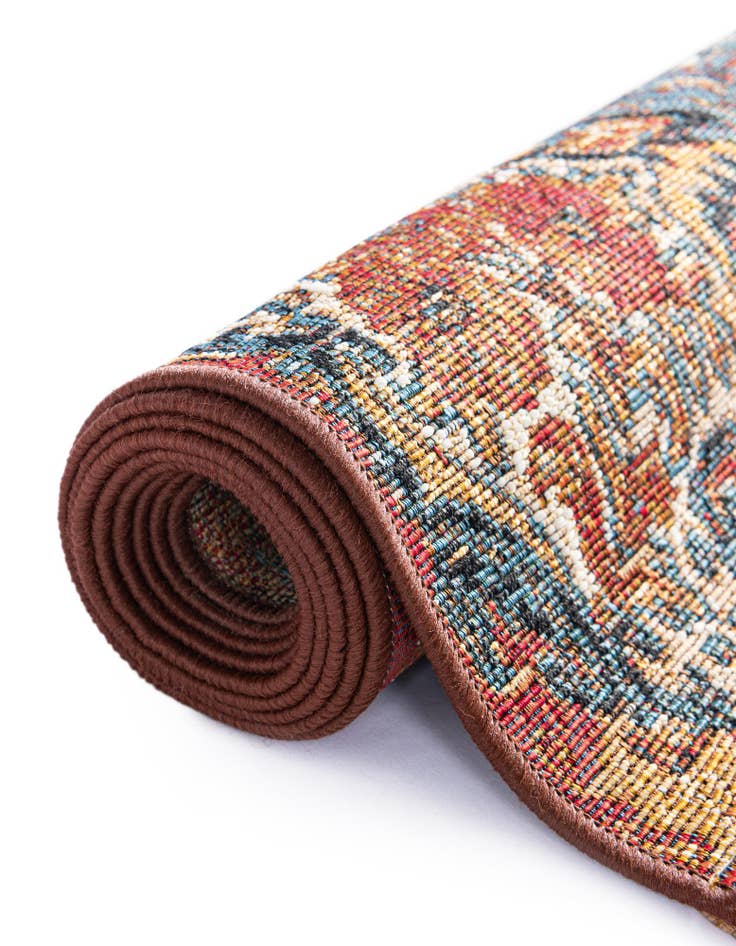 Detail image of  7' 10 x 7' 10  Washable Traditional Indoor / Outdoor Round Rug