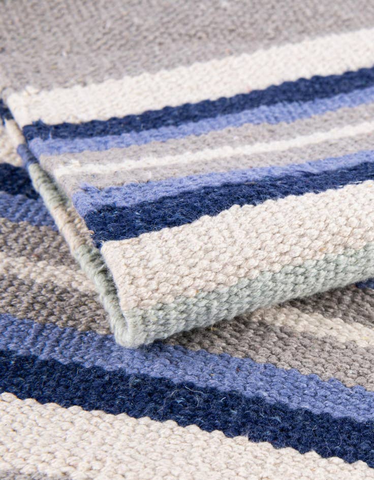 Detail image of  10' x 10'  Hand Woven Flatweave Cotton Dhurrie Square Rug