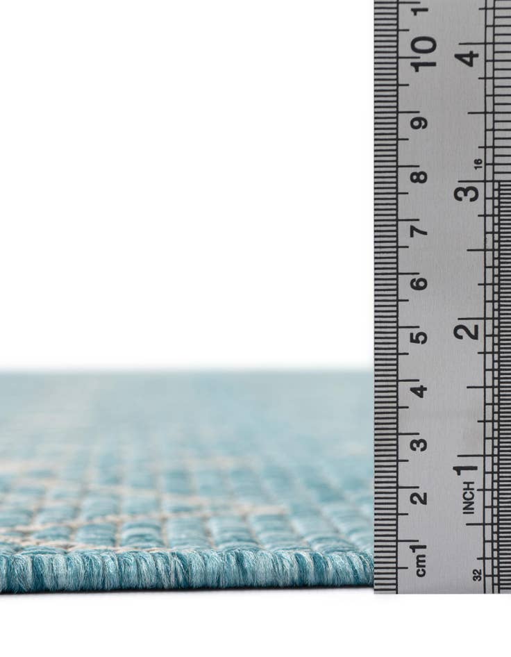 Detail image of  5' 3 x 5' 3  Washable Lattice Indoor / Outdoor Octagon Rug