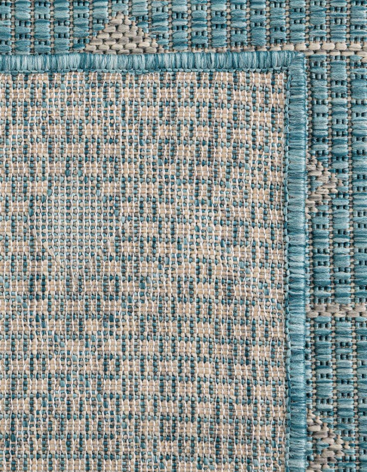 Detail image of  5' 3 x 5' 3  Washable Lattice Indoor / Outdoor Octagon Rug