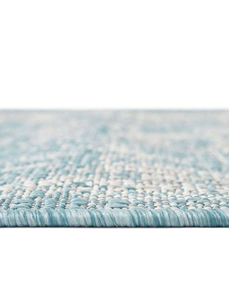 Detail image of  5' 3 x 5' 3  Washable Traditional Indoor / Outdoor Octagon Rug