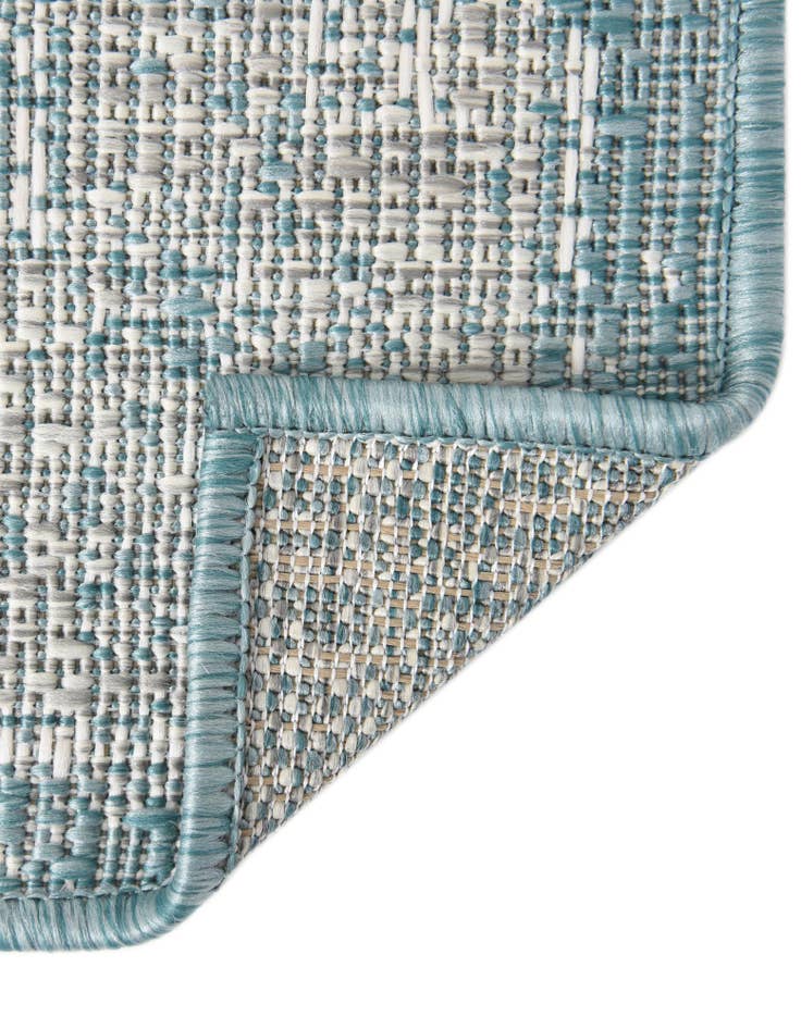 Detail image of  5' 3 x 5' 3  Washable Traditional Indoor / Outdoor Octagon Rug