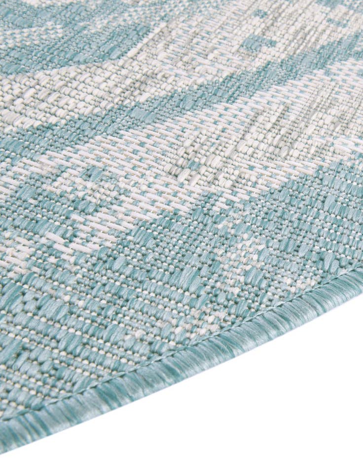 Detail image of  3' x 5' 3  Washable Traditional Indoor / Outdoor Oval Rug