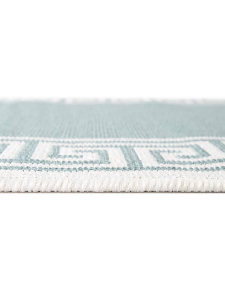 Detail image of  5' 3 x 8'  Washable Coastal Indoor / Outdoor Rug