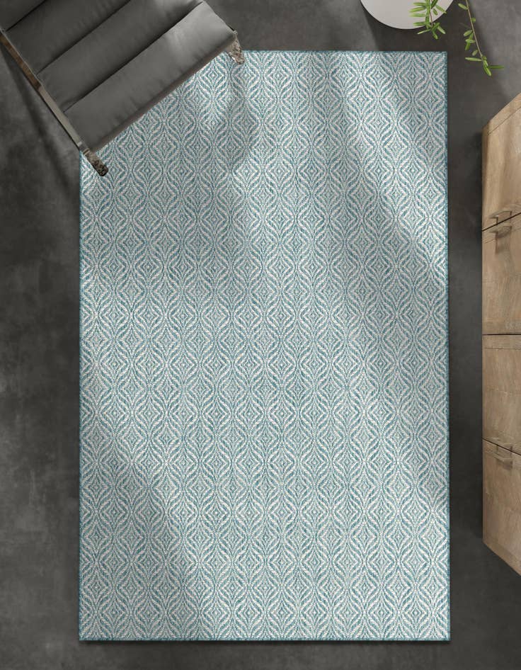 Detail image of  9' x 12'  Washable Lattice Indoor / Outdoor Rug