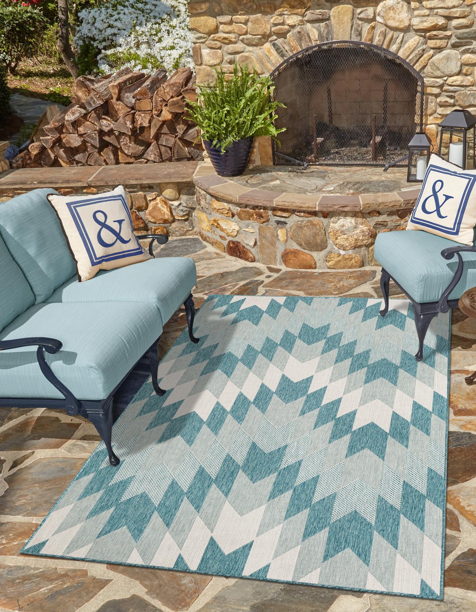 Aqua 4' x 6' Modern Indoor / Outdoor Rug | Rugs.com