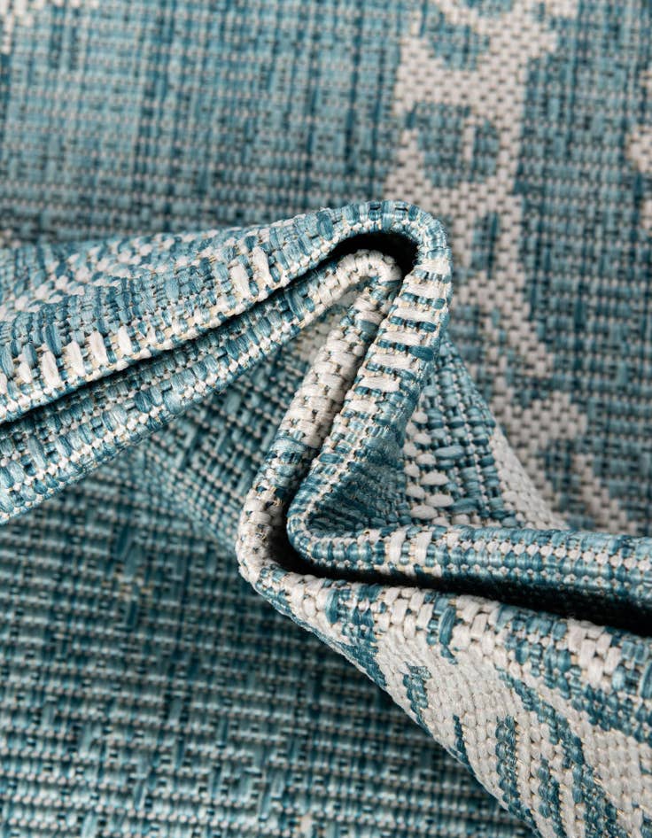 Detail image of  13' x 13'  Washable Coastal Indoor / Outdoor Round Rug