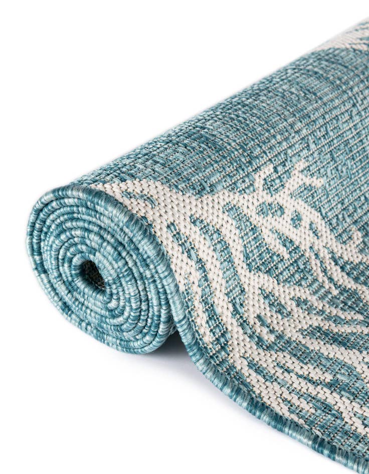 Detail image of  13' x 13'  Washable Coastal Indoor / Outdoor Round Rug