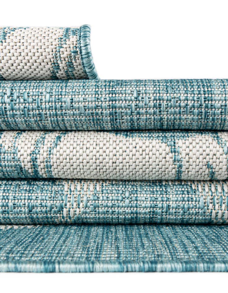 Detail image of  13' x 13'  Washable Coastal Indoor / Outdoor Round Rug