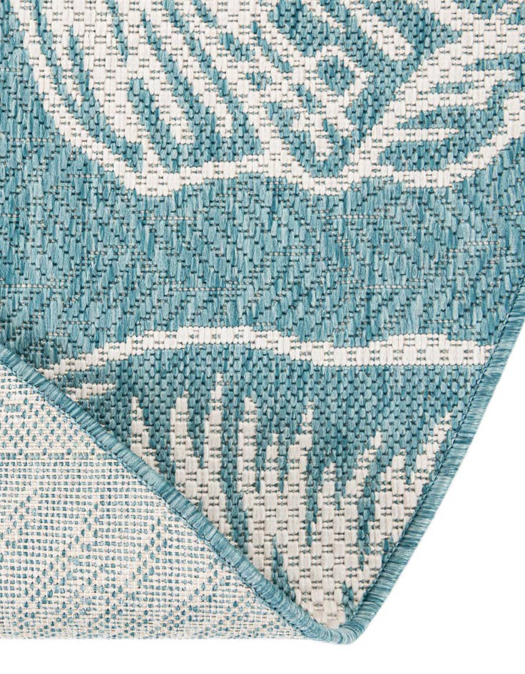 Detail image of  7' 10 x 7' 10  Washable Coastal Indoor / Outdoor Round Rug