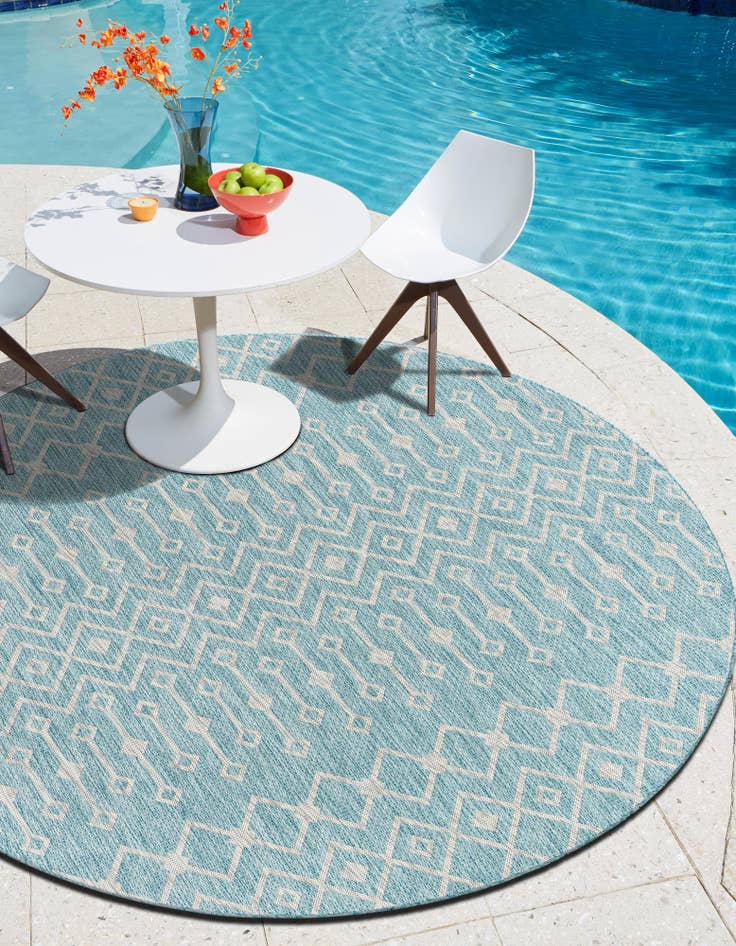 Detail image of  7' 10 x 7' 10  Washable Lattice Indoor / Outdoor Round Rug
