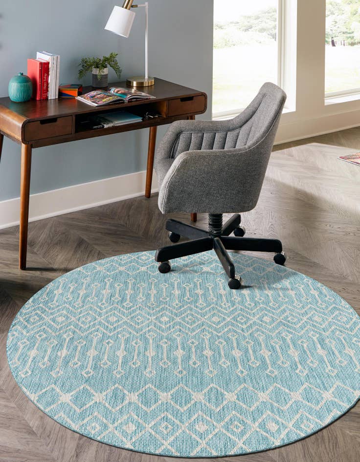 Detail image of  7' 10 x 7' 10  Washable Lattice Indoor / Outdoor Round Rug