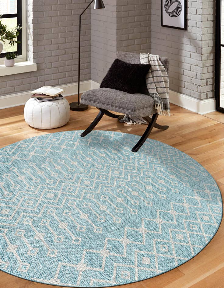 Detail image of  7' 10 x 7' 10  Washable Lattice Indoor / Outdoor Round Rug