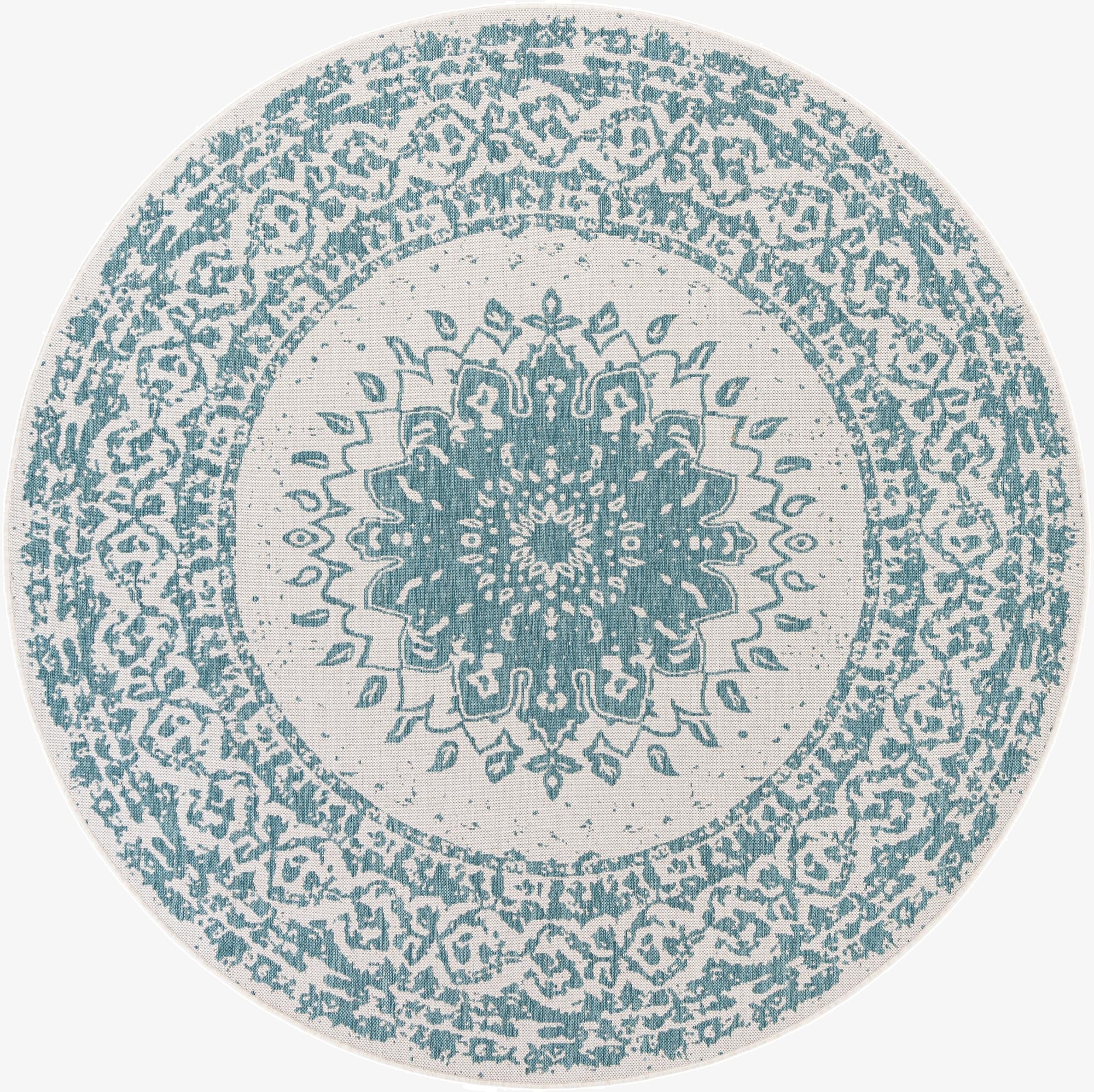  7' 10 x 7' 10  Washable Traditional Indoor / Outdoor Round Rug