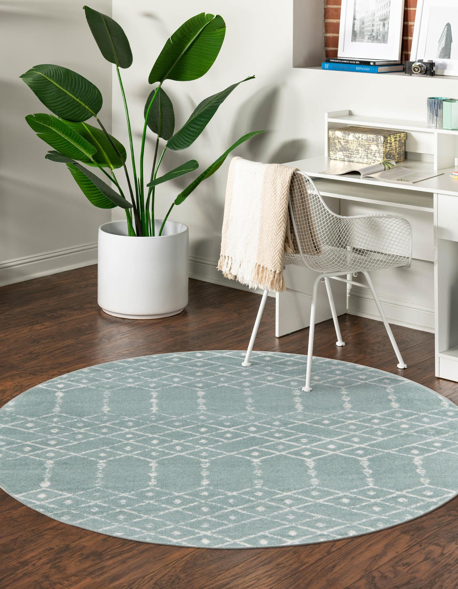 Aqua 7' 10 x 7' 10 Paxon Trellis Round Rug | Rugs.com