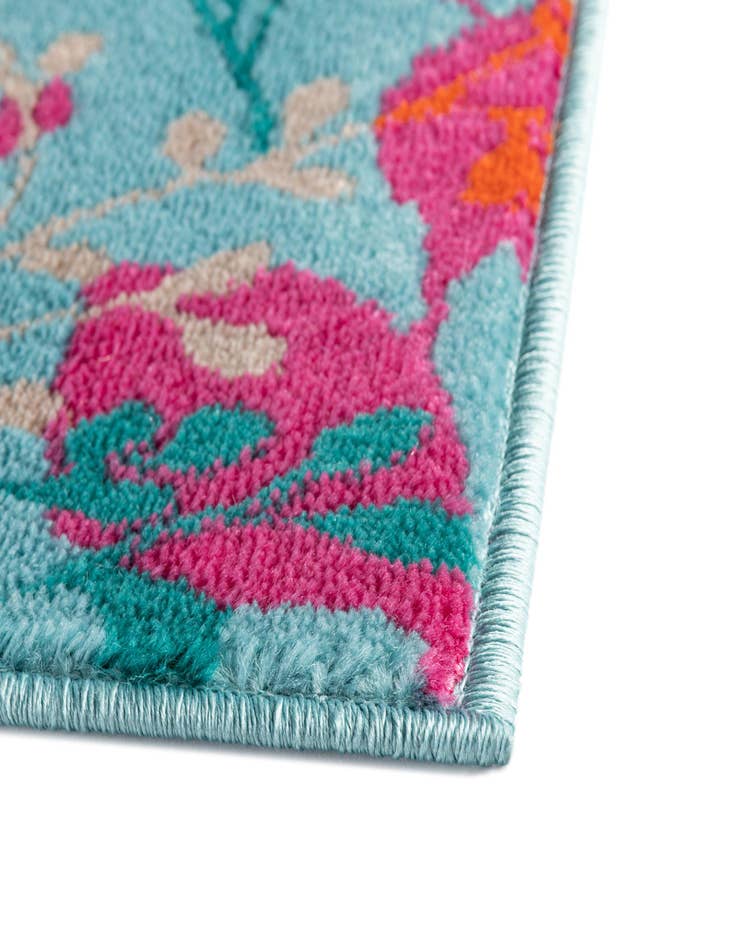 Detail image of  2' x 6' Azalea Runner Rug