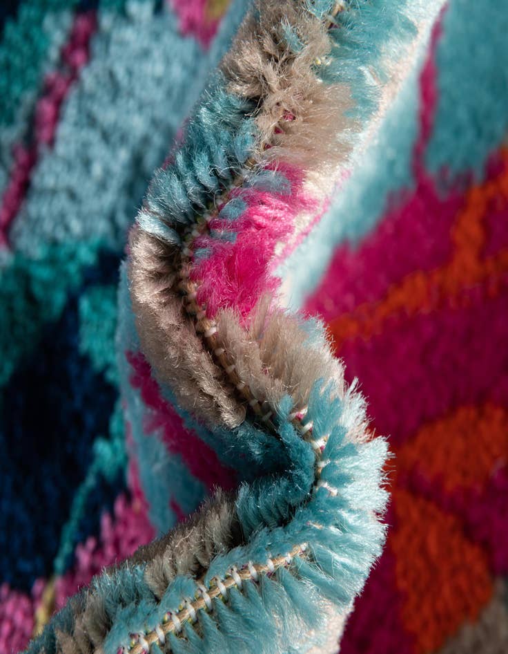 Detail image of  2' x 6' Azalea Runner Rug