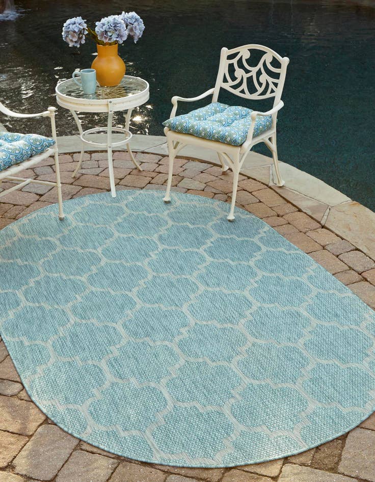 Detail image of  5' 3 x 8'  Washable Lattice Indoor / Outdoor Oval Rug