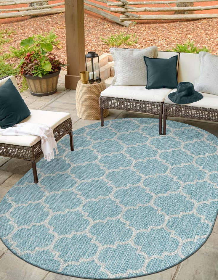 Detail image of  5' 3 x 8'  Washable Lattice Indoor / Outdoor Oval Rug