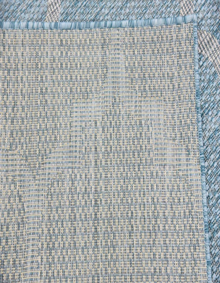 Detail image of  7' 10 x 11'  Washable Lattice Indoor / Outdoor Rug