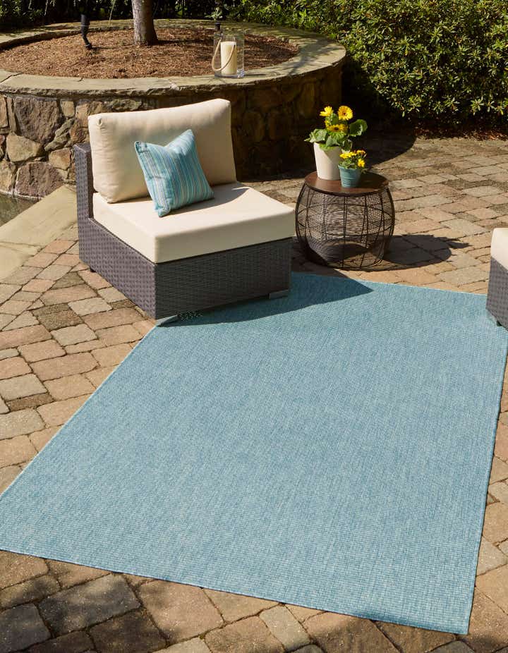 Aquamarine 7' x 10' Solid Indoor / Outdoor Rug | Rugs.com