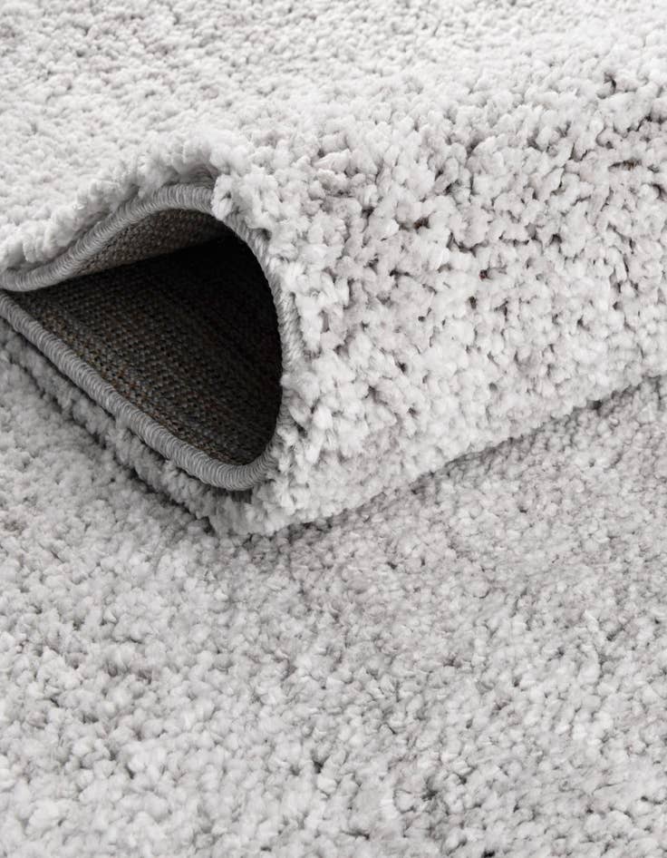 Detail image of  3' 3 x 3' 3 Jill Zarin Shaggy Chic Round Rug