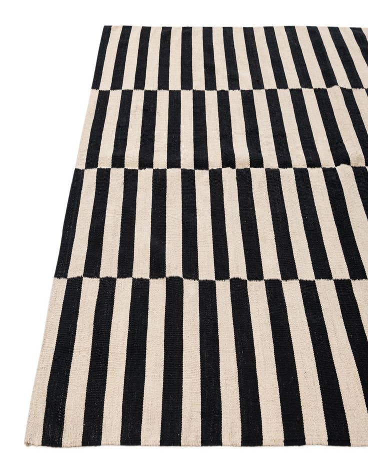 Detail image of  5' 8 x 7' 10  Hand Woven Kilim Wool Rug