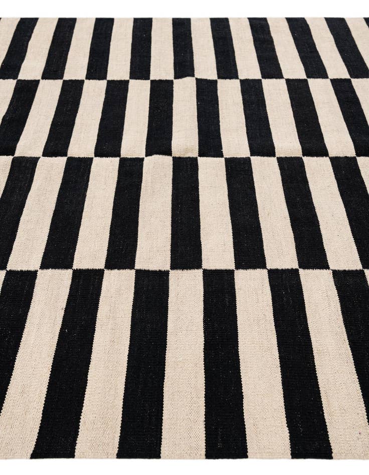 Detail image of  5' 8 x 7' 10  Hand Woven Kilim Wool Rug