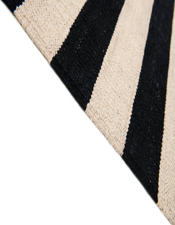 Detail image of  5' 8 x 7' 10  Hand Woven Kilim Wool Rug