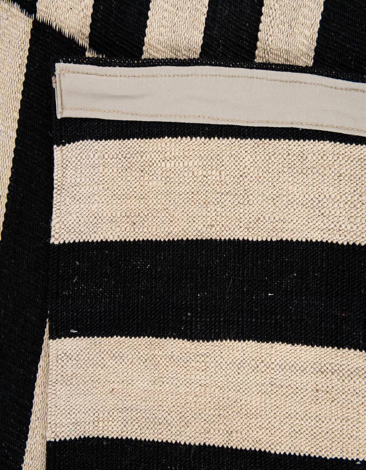 Detail image of  5' 8 x 7' 10  Hand Woven Kilim Wool Rug