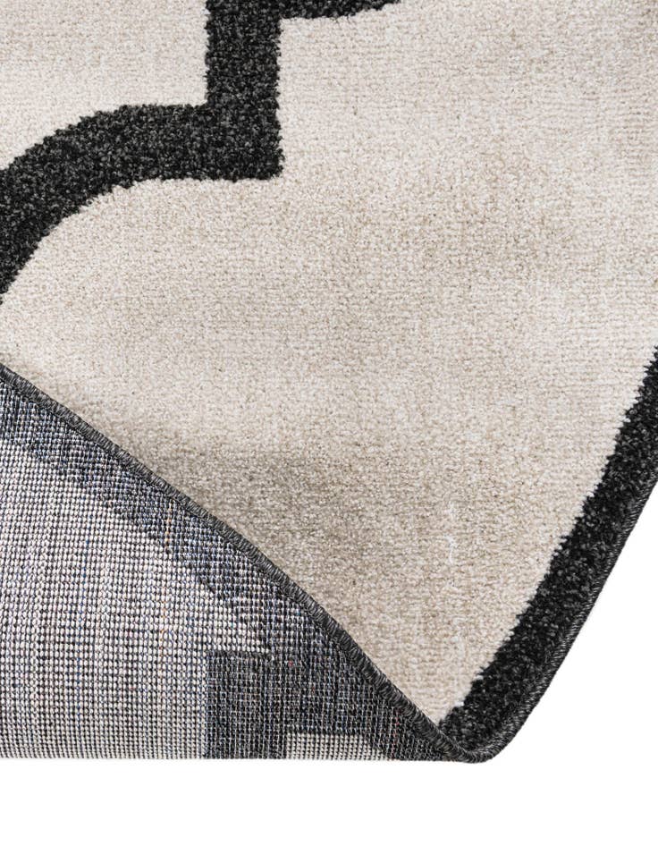 Detail image of  3' 3 x 3' 3 Lattice Round Rug