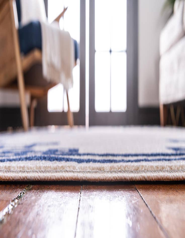 Detail image of  2' x 3' Hera Rug