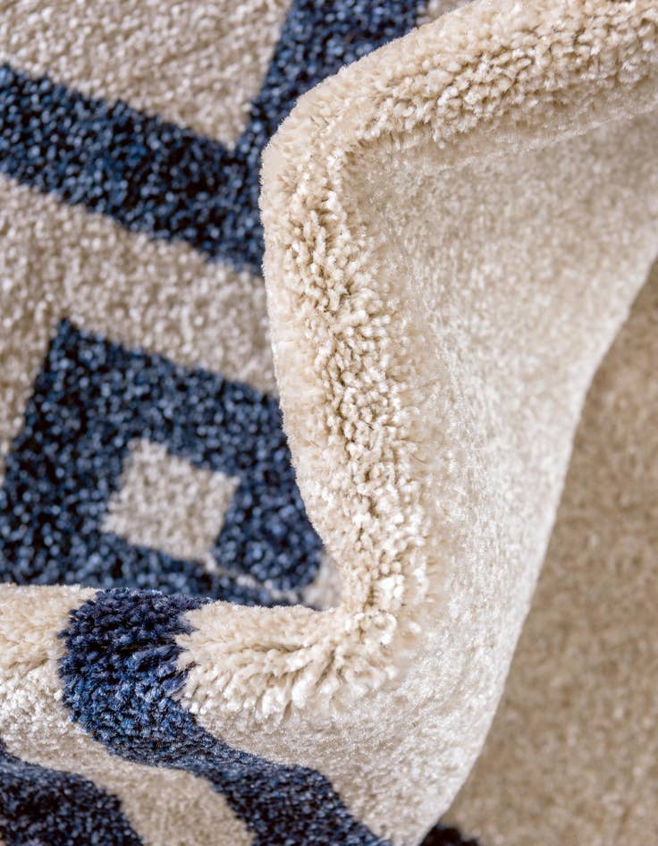 Detail image of  2' x 3' Hera Rug