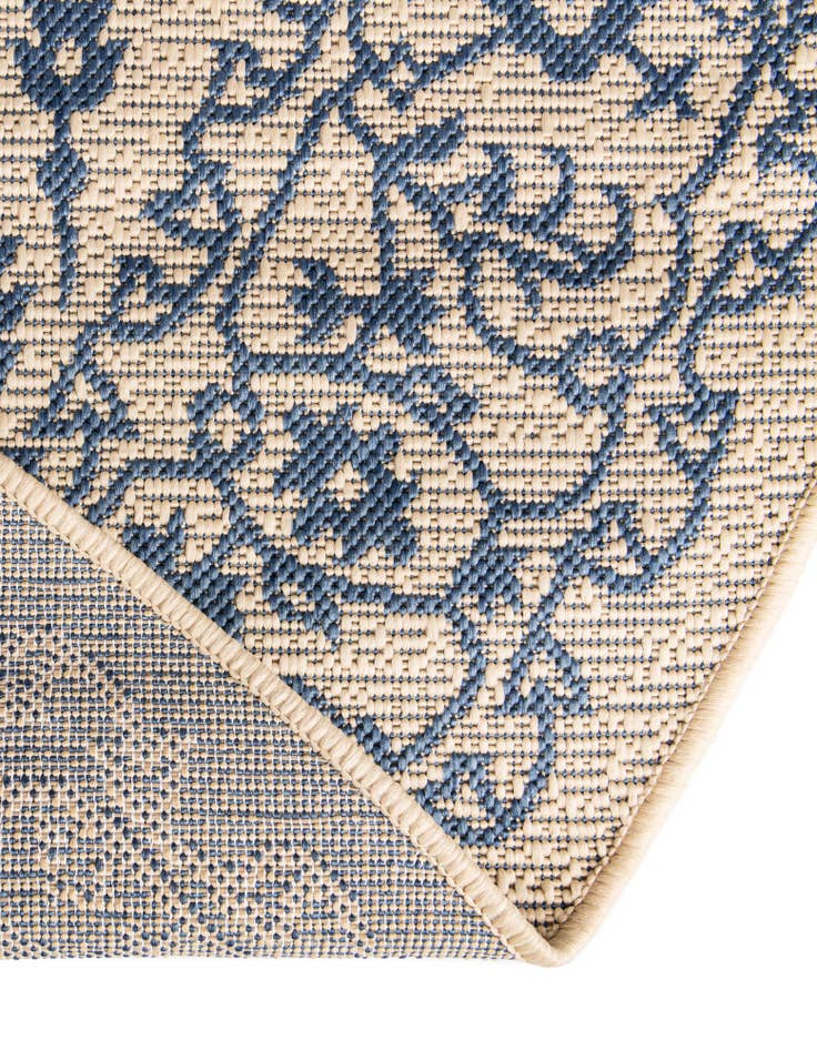 Detail image of  6' x 6'  Washable Botanical Indoor / Outdoor Round Rug